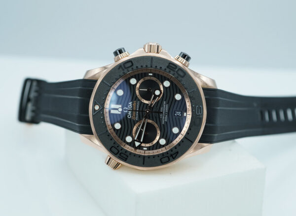 Omega SEAMASTER DIVER 300M CHRONOGRAPH 18K SEDNA GOLD FULL SET - Image 10
