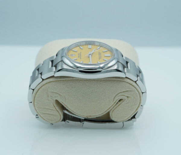 Rolex 126000 OYSTER PERPETUAL 36 YELLOW DIAL 2021 WARRANTY FULL SET - Image 4