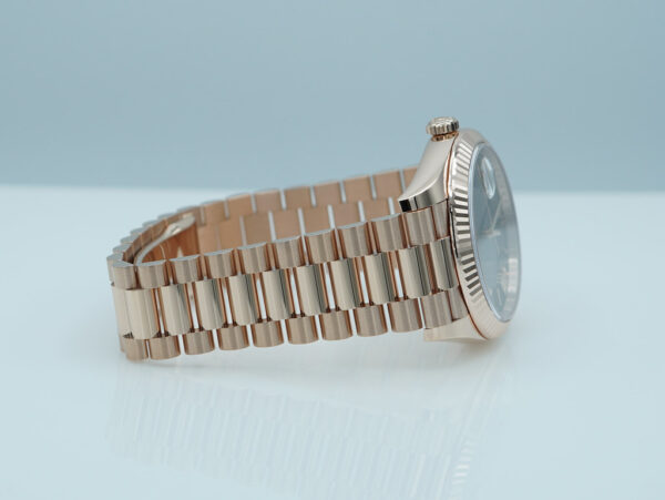 Rolex 228235 DAY DATE 40 ROSE GOLD OMBRE ROMAN DIAL 2025 WARRANTY FULL SET - Image 6