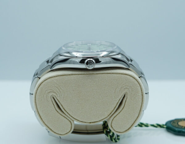BRAND NEW Rolex 126000 OYSTER PERPETUAL 36 PISTACHIO DIAL 2025 FULL SET - Image 3