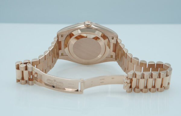 Rolex 228235 DAY DATE 40 ROSE GOLD OMBRE ROMAN DIAL 2025 WARRANTY FULL SET - Image 8