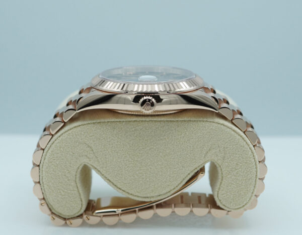 Rolex 228235 DAY DATE 40 ROSE GOLD OMBRE ROMAN DIAL 2025 WARRANTY FULL SET - Image 3