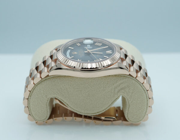 Rolex 228235 DAY DATE 40 ROSE GOLD OMBRE ROMAN DIAL 2025 WARRANTY FULL SET - Image 4
