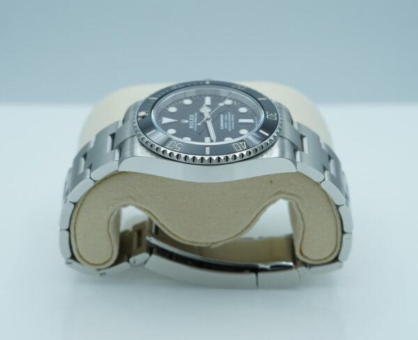 Rolex 124060 SUBMARINER NO DATE 41 NEW MODEL 2025 WARRANTY FULL SET - Image 4