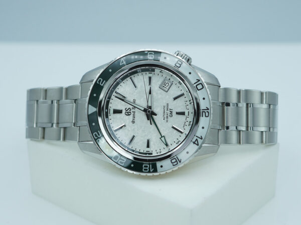 Grand Seiko SPORT GMT SBGJ277 SNOWY VALLEY 2025 WARRANTY FULL SET - Image 10