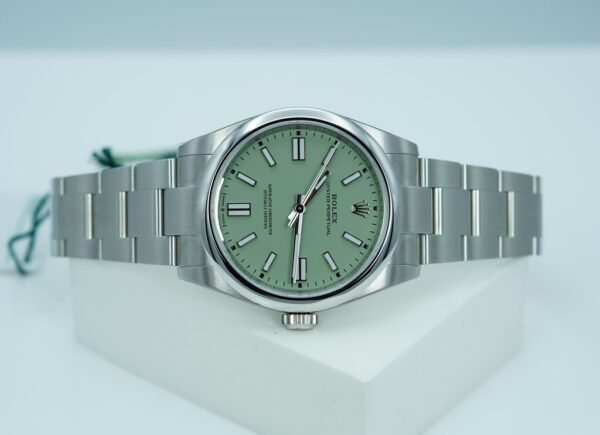 BRAND NEW Rolex 134300 OYSTER PERPETUAL 41 PISTACHIO DIAL 2025 STICKERS FULL SET - Image 9