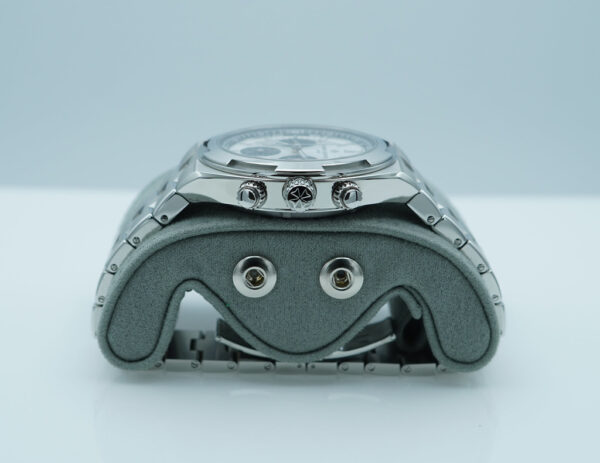 Vacheron CONSTANTIN OVERSEAS CHRONOGRAPH 5520V PANDA DIAL 2025 NEW MODEL FULL SET - Image 3