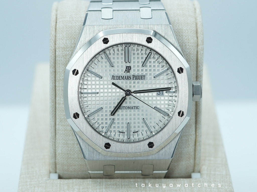 Audemars PIGUET 15400ST ROYAL OAK STAINLESS STEEL WHITE DIAL 41MM