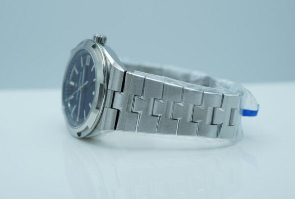 BRAND NEW Vacheron CONSTANTIN OVERSEAS 4520V STAINLESS STEEL BLUE