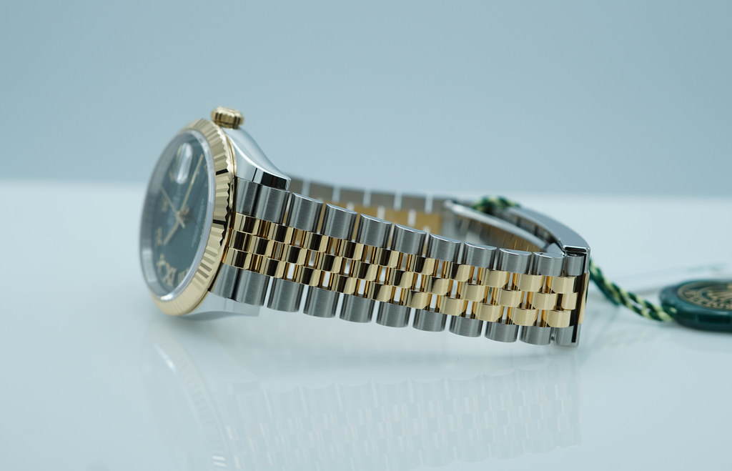 BRAND NEW Rolex 126233 DATEJUST 36 YG STEEL OLIVE GREEN DIAL