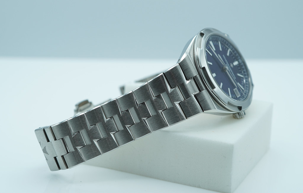 Vacheron CONSTANTIN OVERSEAS 4500V STAINLESS STEEL BLUE DIAL 2022