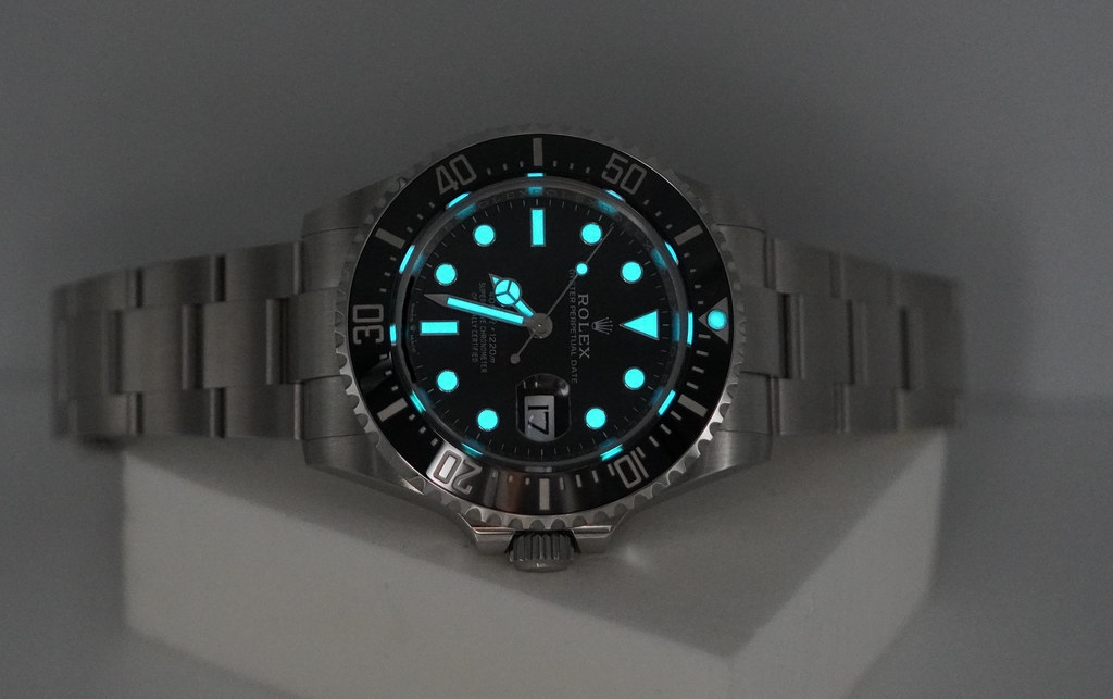 Rolex 126600 SEA-DWELLER 43 CYCLOPS RED TEXT 2023 WARRANTY FULL