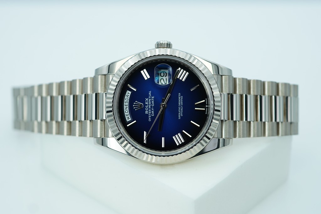 Rolex 228239 DAY DATE 40 WHITE GOLD BLUE OMBRE ROMAN DIAL 2025