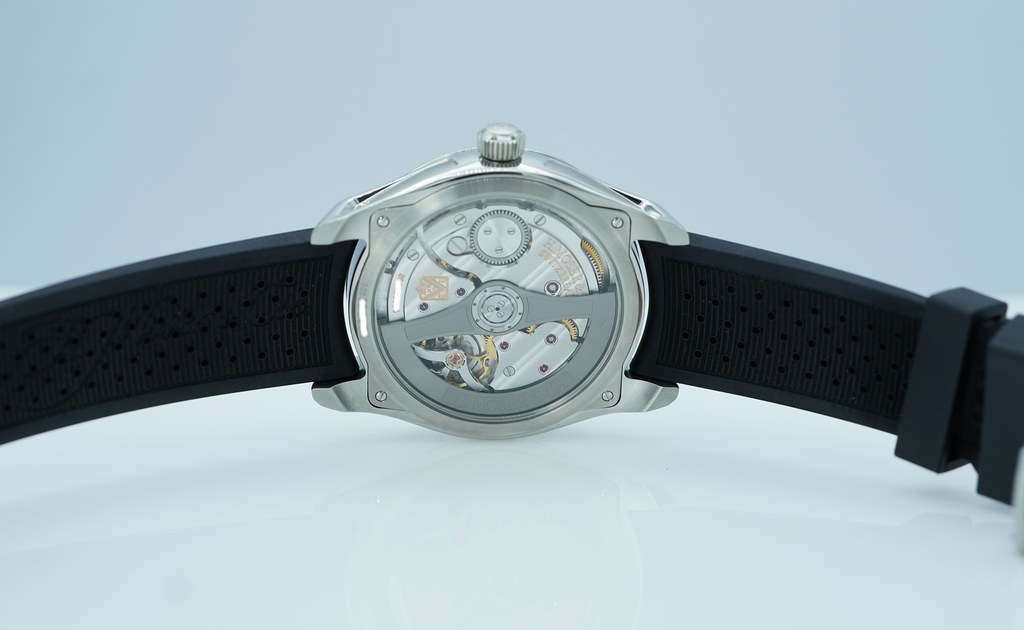 H. Moser & Cie PIONEER CENTRE SECONDS ARTIC BLUE FUME DIAL 40MM