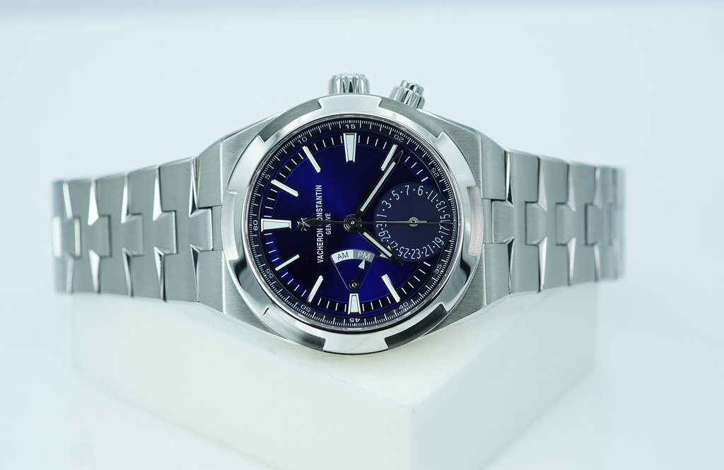 Vacheron CONSTANTIN OVERSEAS DUAL TIME 7900V BLUE DIAL 2022