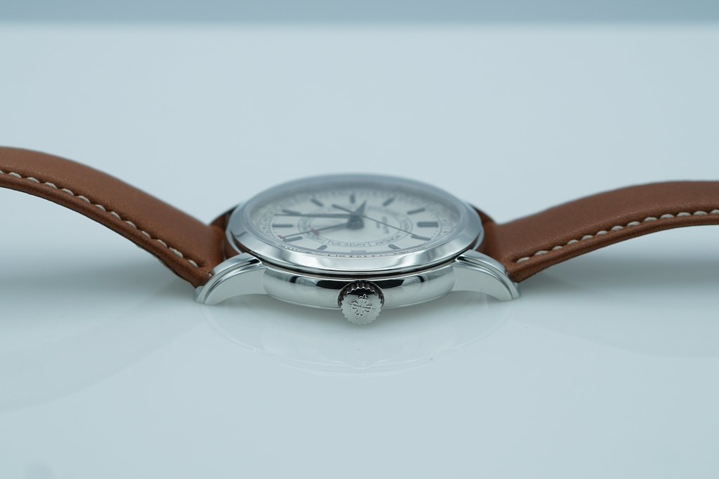 Patek PHILIPPE 5212A STAINLESS STEEL CALATRAVA WEEKLY CALENDAR
