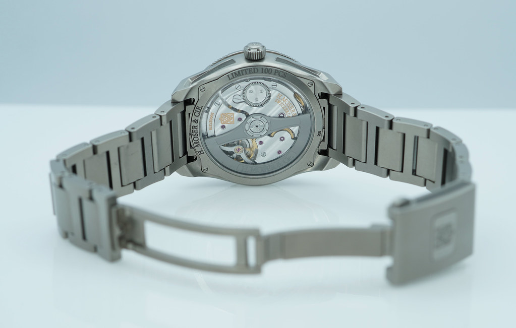 H. Moser & Cie PIONEER CENTRE SECONDS FUNKY BLUE LIMITED EDITION