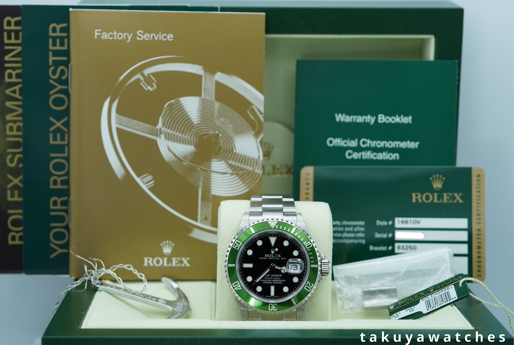 Rolex 16610LV SUBMARINER KERMIT GREEN BEZEL Z SERIAL 2007 FULL SET