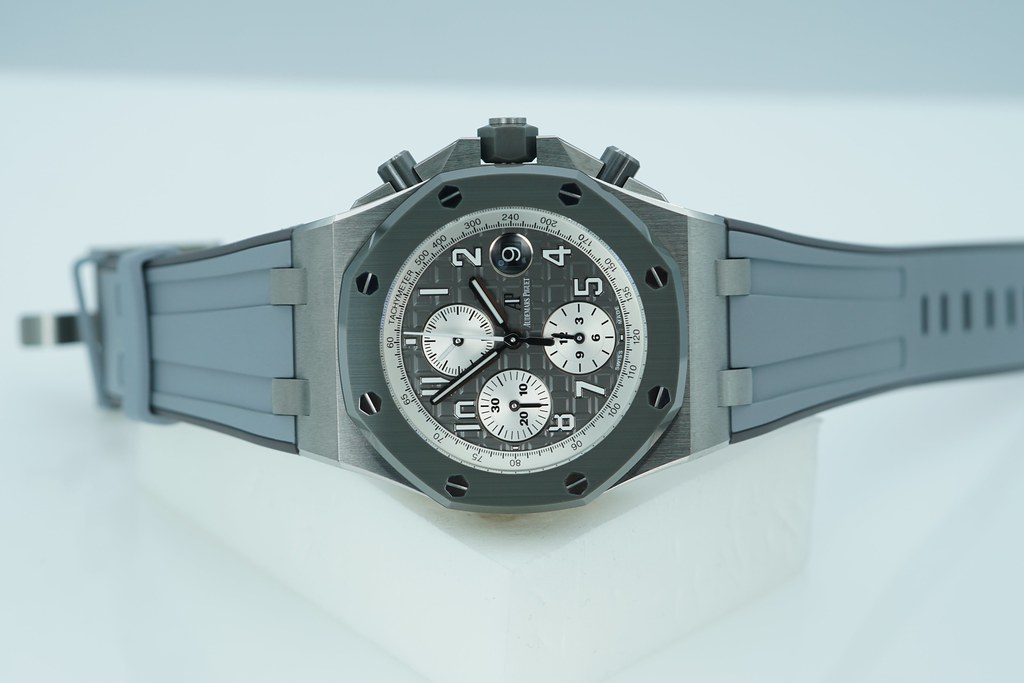 Audemars PIGUET ROYAL OAK OFFSHORE TITANIUM GREY CERAMIC 26470IO