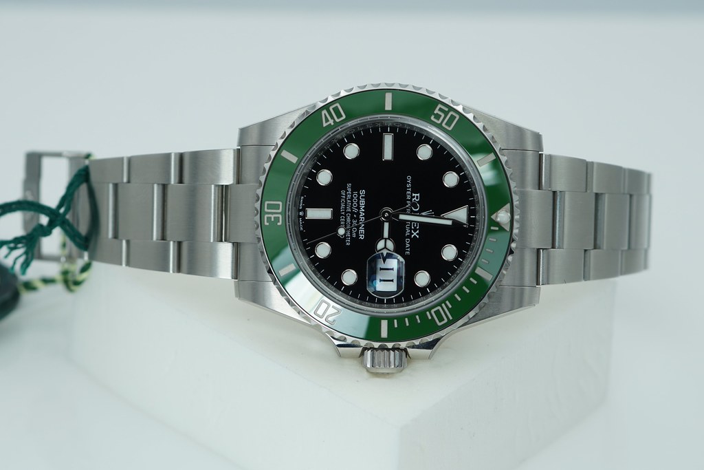Rolex 126610LV SUBMARINER 41 GREEN MARK 2 BEZEL BLACK DIAL 2026