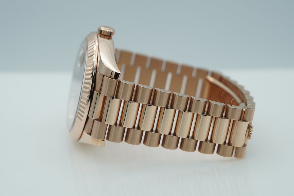 Rolex 228235 DAY DATE 40 ROSE GOLD CHOCOLATE ROMAN DIAL 2021