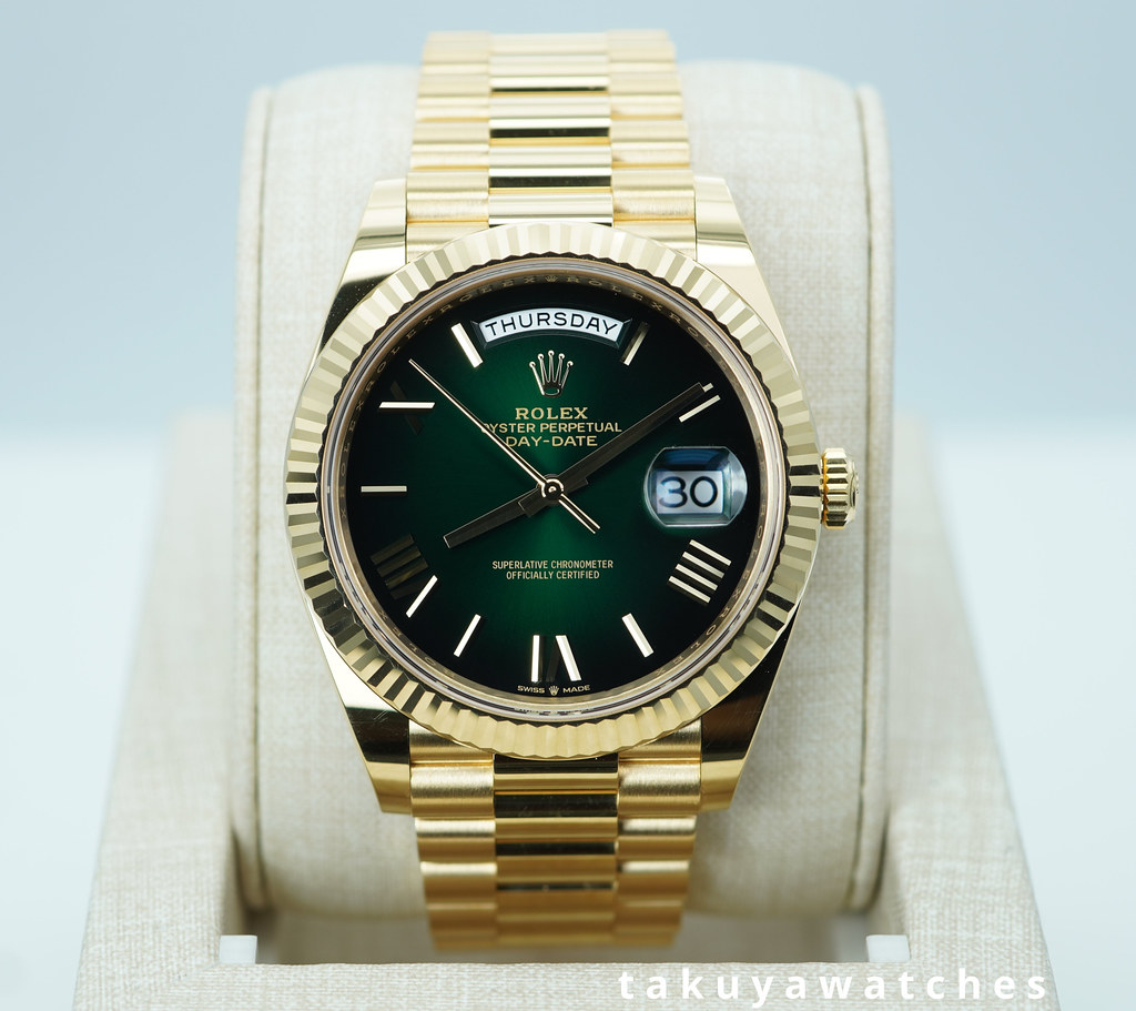 Rolex 228238 DAY DATE 40 YELLOW GOLD GREEN OMBRE DIAL 2026