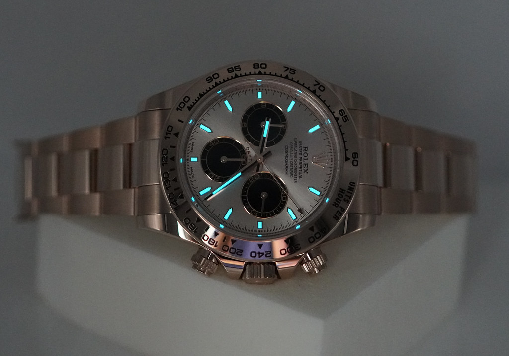 Rolex 126505 DAYTONA 18K ROSE GOLD SUNDUST DIAL NEW MODEL 2025