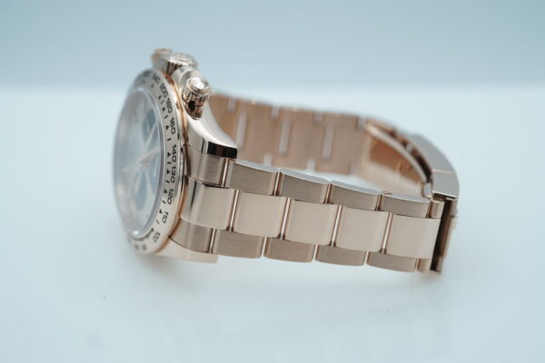 Rolex 126505 DAYTONA 18K ROSE GOLD SUNDUST DIAL NEW MODEL 2025