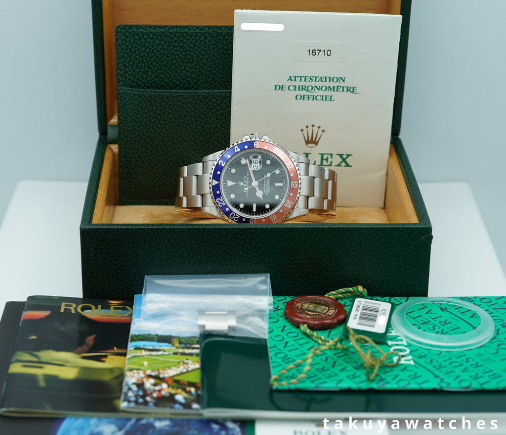 Rolex 16710BLRO GMT MASTER 2 PEPSI BEZEL HOLES CASE 2002 COMPLETE